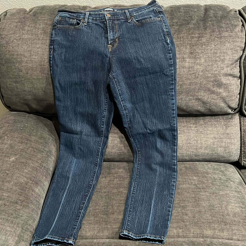 Ladies Old Navy curvy skinny jeans Indie Sleaze Model-Of-Duty minimalist
